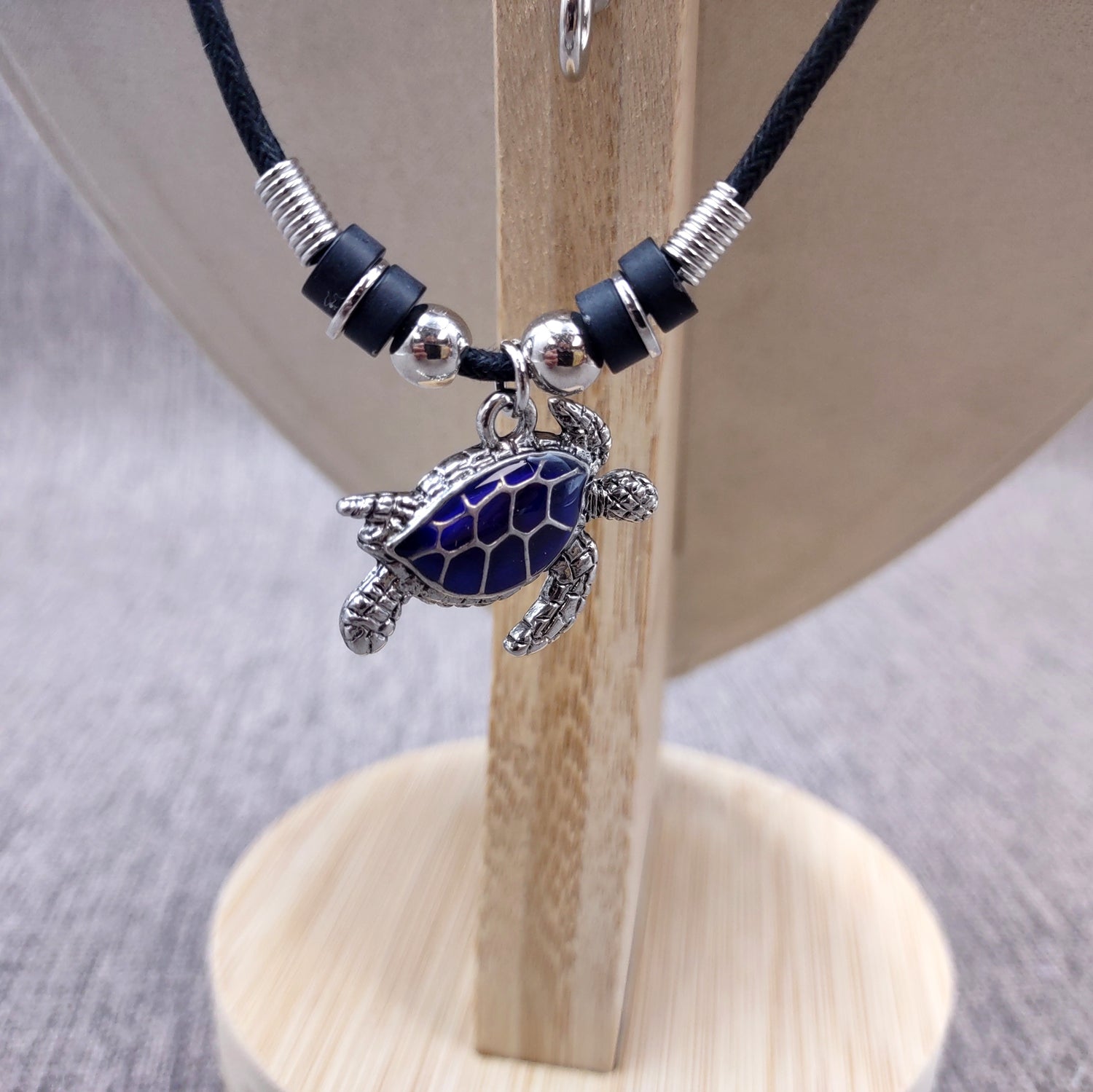 Sea Turtle Colorful Necklace Mood Pendant (1 turtle necklace approx. 18+ inches AROUND) Sea Turtle Pendant Necklace for wearing & gifting!