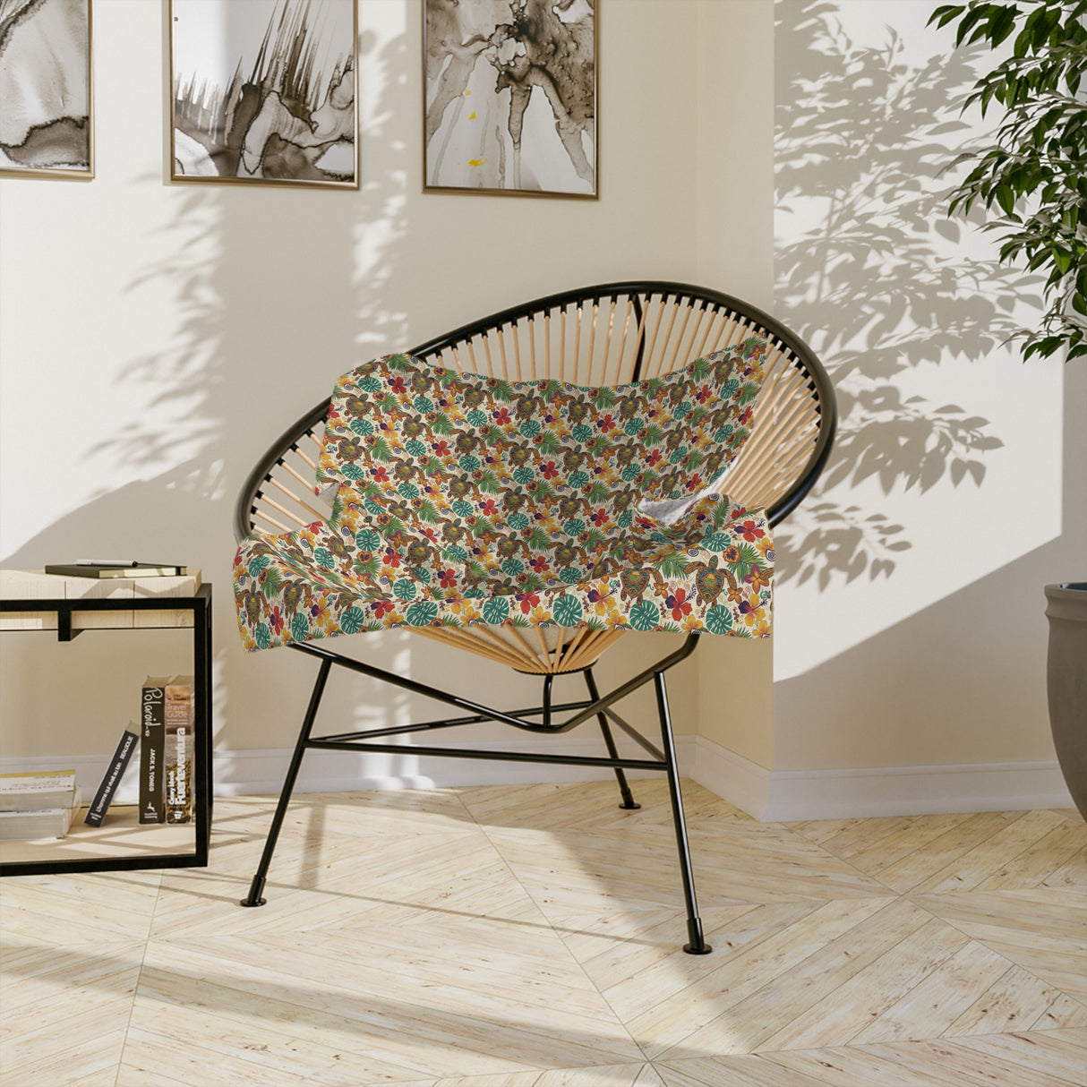 Tropical Sea Turtle-Themed Velveteen Microfiber Blanket - 3 Sizes