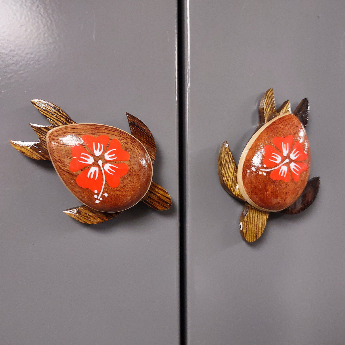Wooden Sea Turtle Magnet Orange Hibiscus Flower (1 magnet approx. 2+ inches) Wood Sea Turtle Magnet gift for fridges cabinets doors!