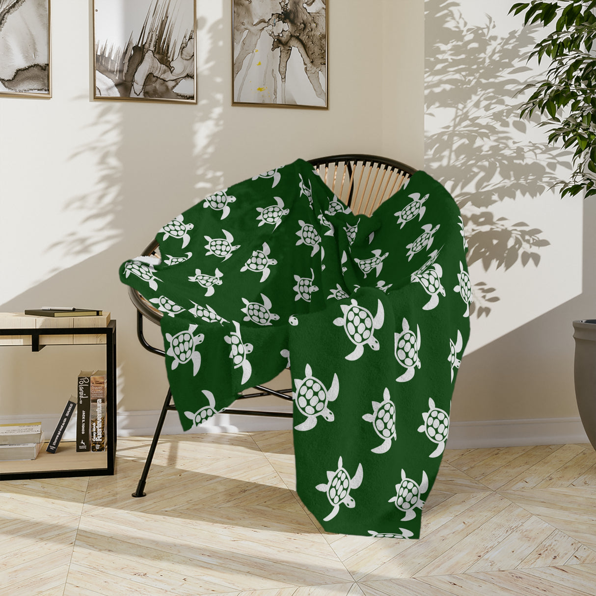 Green and White Sea Turtle Pattern-Themed Velveteen Microfiber Blanket - 3 Sizes