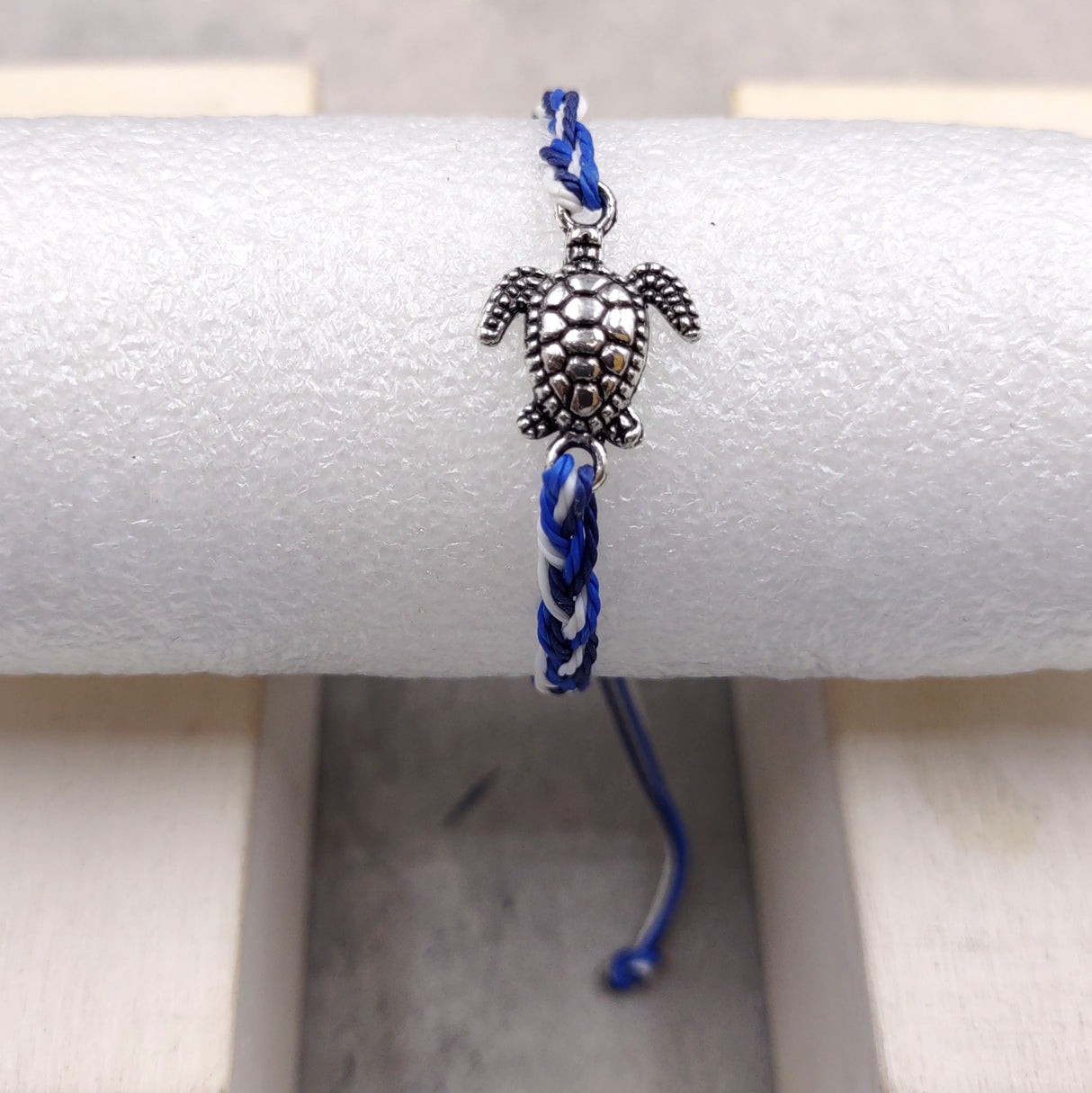 Sea Turtle Bracelet Braided Cord Navy Blue White (approx. 5-7+ inches AROUND) Navy Royal Blue White Knit String Sea Turtle Bracelet to gift!
