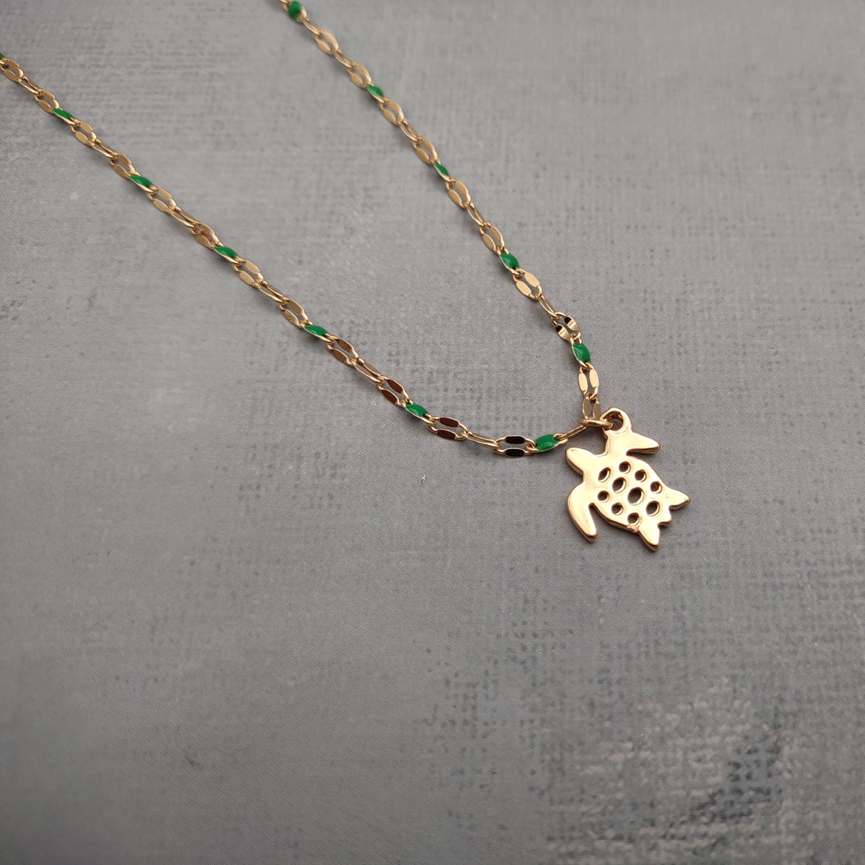 Sea Turtle Necklace Green Gold Color (1 necklace approx. 16+ inches AROUND) Gold Tone Green Sea Turtle charm necklace for gifting!