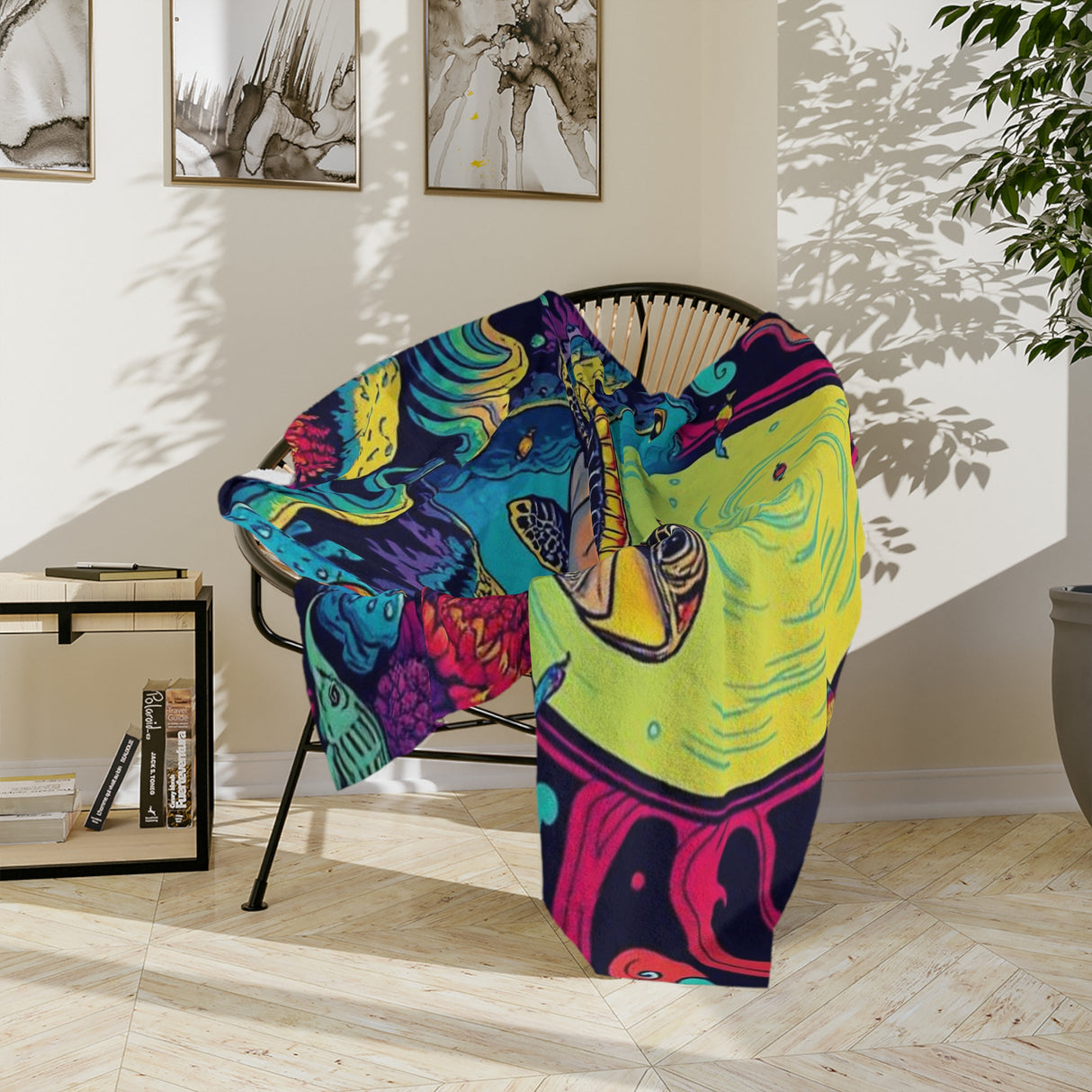 Psychedelic Sea Turtle-Themed Velveteen Microfiber Blanket - 3 Sizes