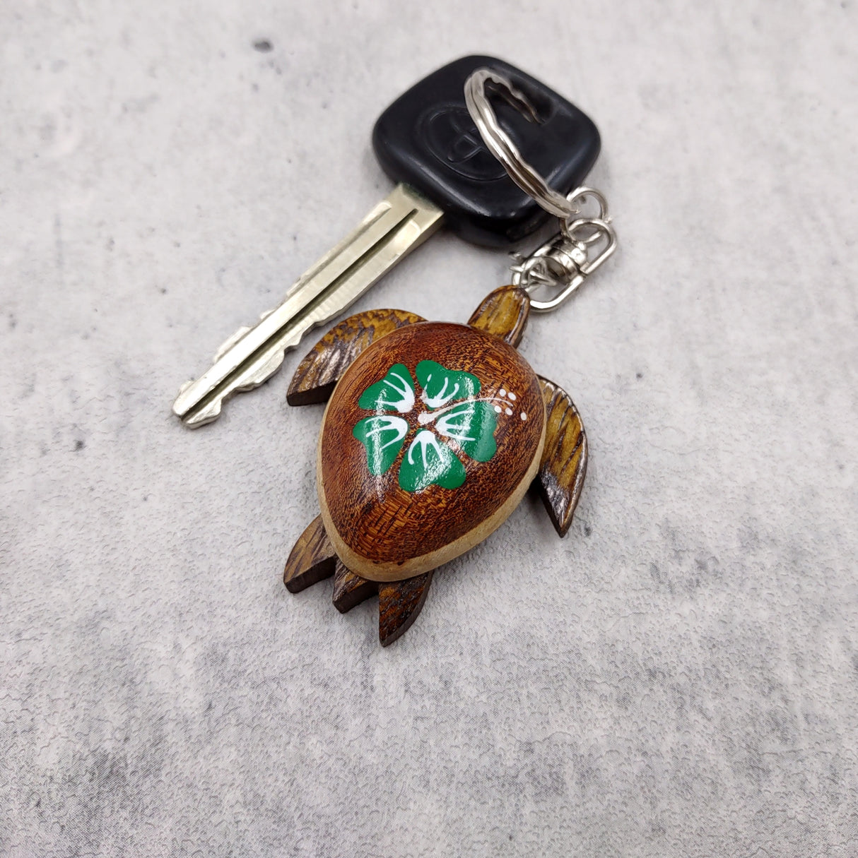Green Hibiscus Painted Wooden Sea Turtle Keychain (1 keychain approx. 4.25+ inches) Wooden Sea Turtle Key Fob for gifting or party favors!