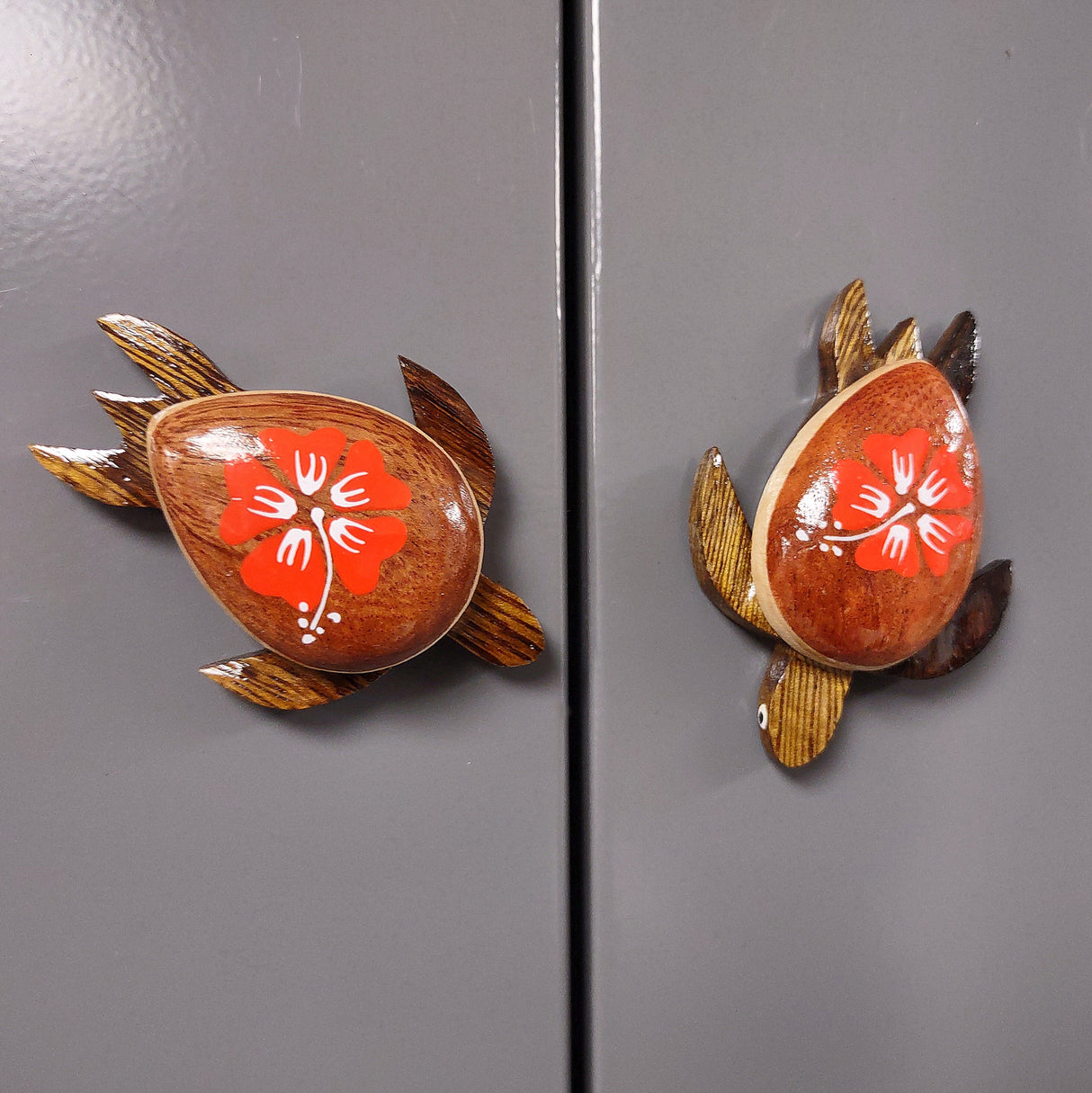 Wooden Sea Turtle Magnet Orange Hibiscus Flower (1 magnet approx. 2+ inches) Wood Sea Turtle Magnet gift for fridges cabinets doors!