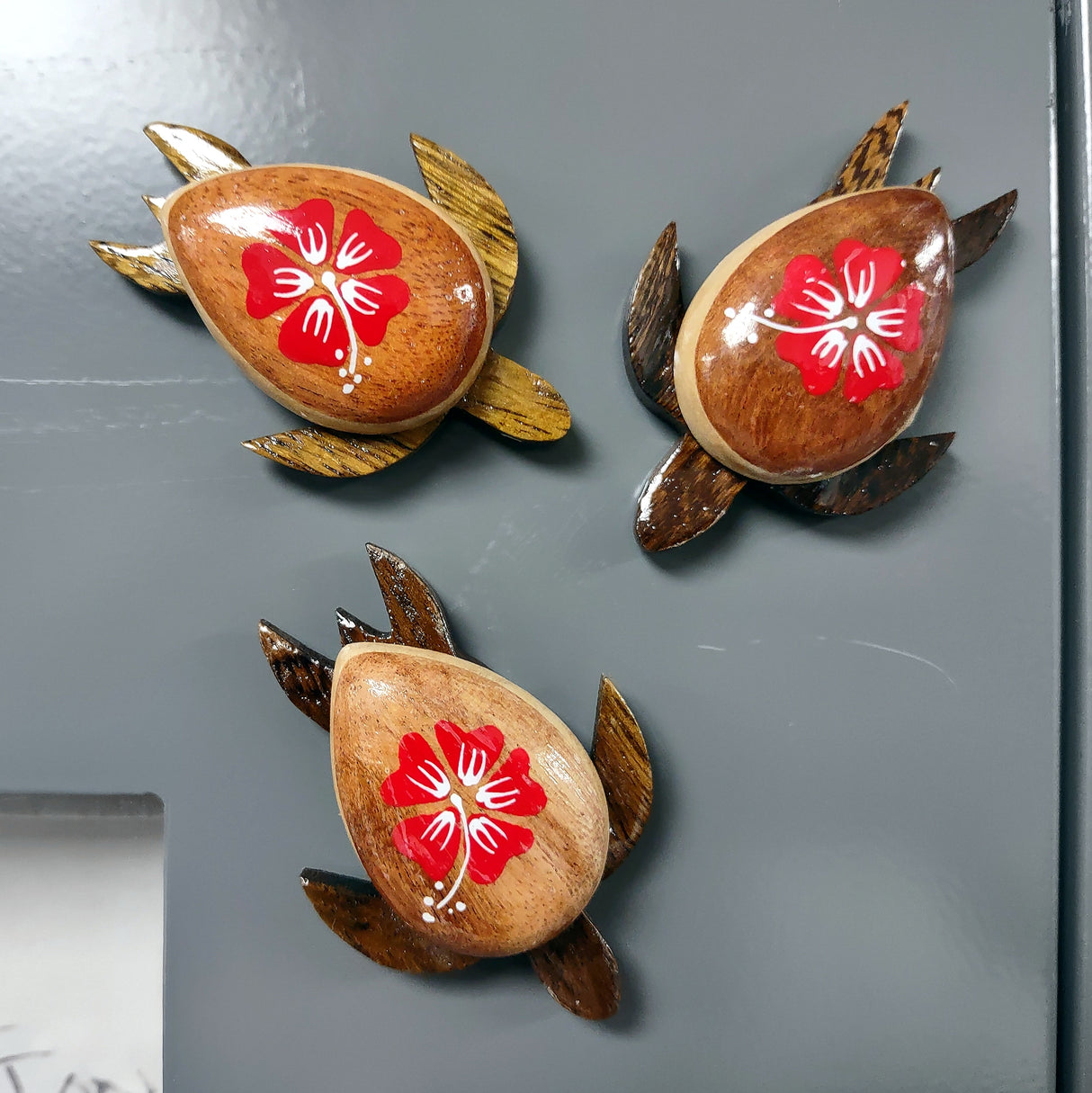 Wooden Sea Turtle Magnet Red Hibiscus Flower (1 magnet approx. 2+ inches) Wood Sea Turtle Magnet gift for fridges cabinets doors!