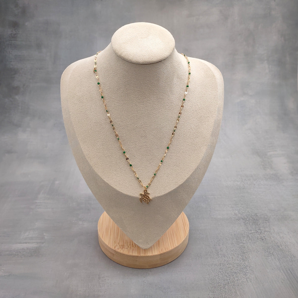 Sea Turtle Necklace Green Gold Color (1 necklace approx. 16+ inches AROUND) Gold Tone Green Sea Turtle charm necklace for gifting!